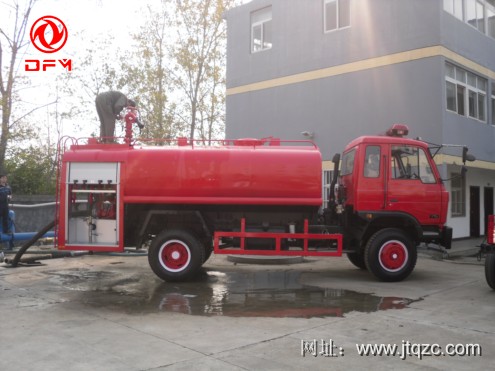 東風153消防灑水車(側(cè)面)