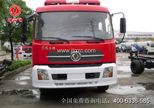 東風(fēng)天錦消防車(chē)(后面照片)