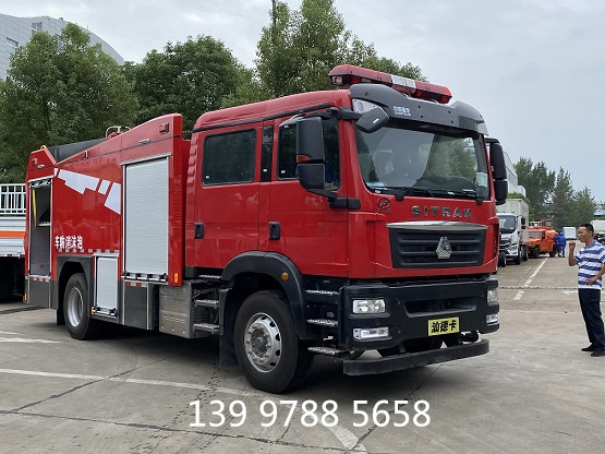 汕德卡7噸泡沫消防車(國六)